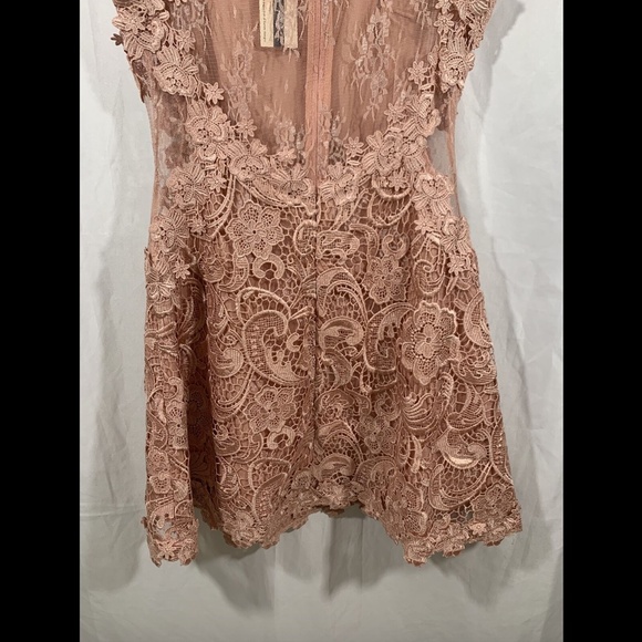 NEW $190 Topshop Scallop Lace Dress in Rose Pink - Picture 11 of 12